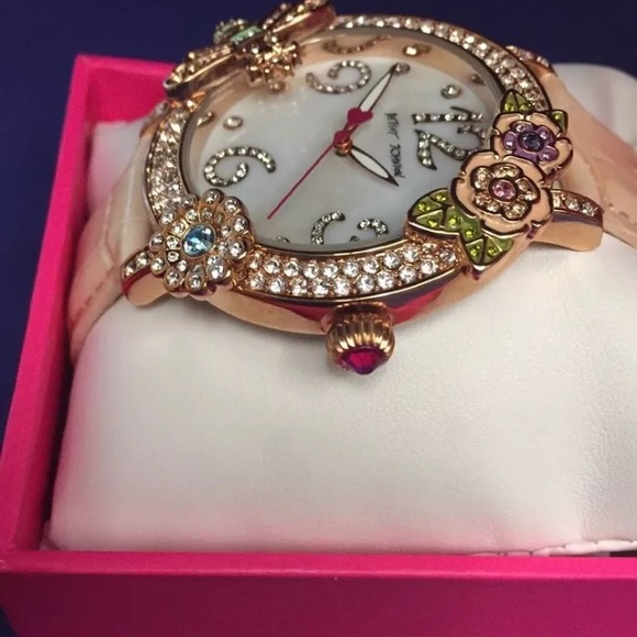 Betsey Johnson 🐝 QUEEN BEE WATCH FLORAL MOTIF - Picture 2 of 8